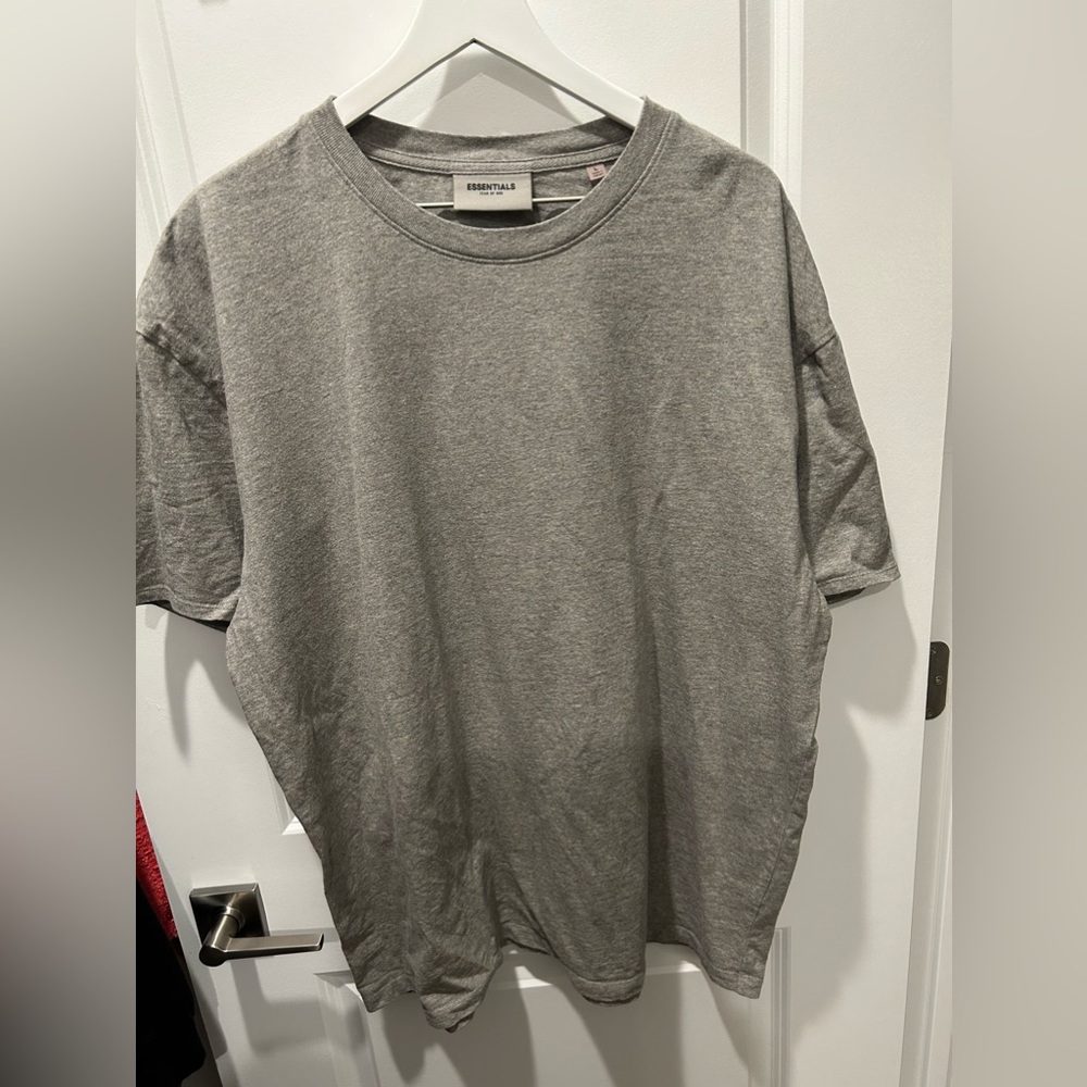 Essential grey shirt